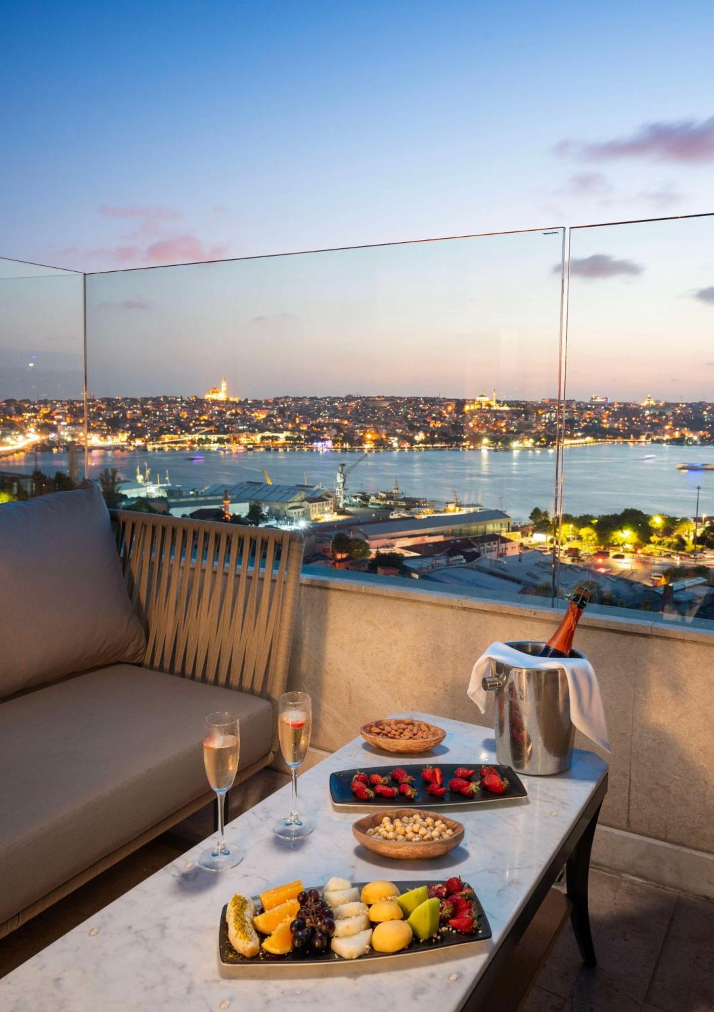 Radisson Blu Hotel Istanbul Pera Bagian luar foto
